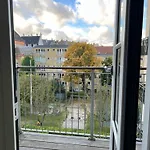 Beautiful 2-Bed Apartment